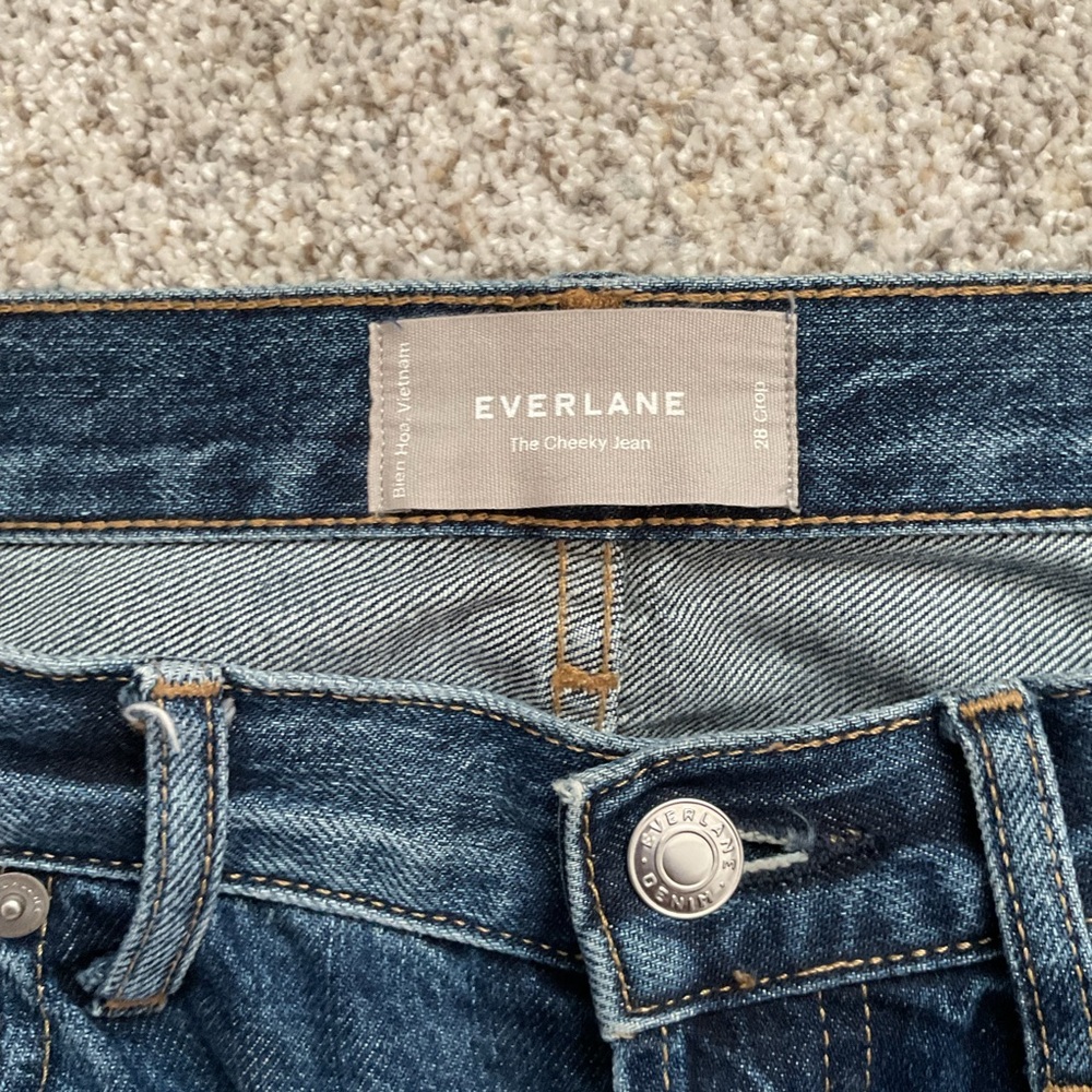 Everlane Destructed The ’90s Cheeky® Jean Dark Wash Size 28 Cropped, Distressed - Picture 5 of 13